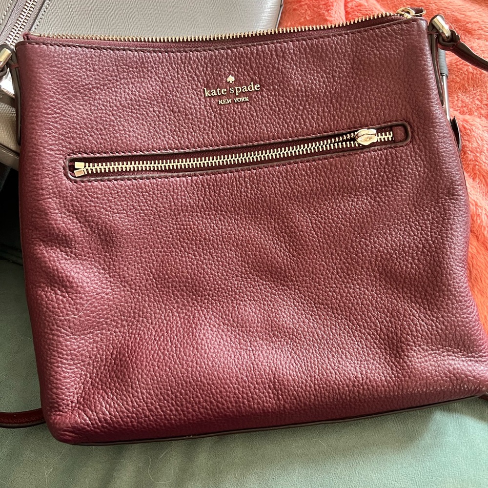 Kate Spade Jackson Zip Top Crossbody Purse Red/Purple Pebbled Leather Wine Bag